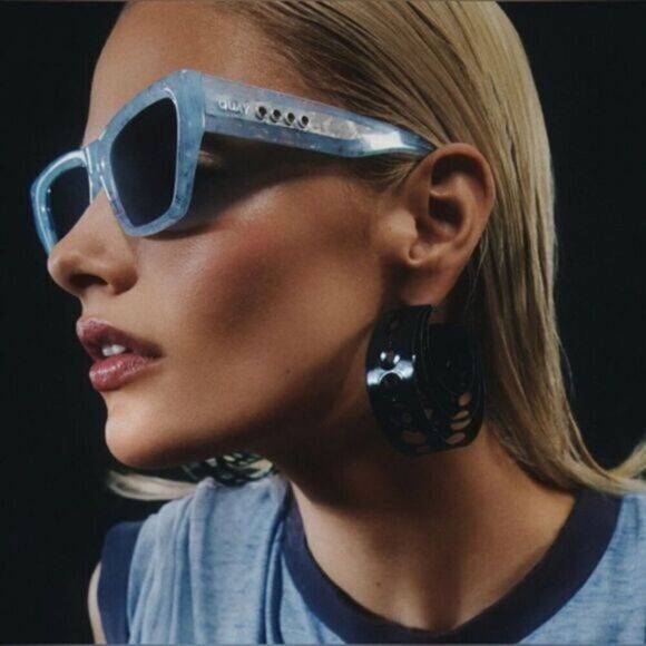QUAY Women’s  Sunglasses “No Apologies” Arctic Tort Frames/Navy Lens- Limited Ed - Picture 1 of 11
